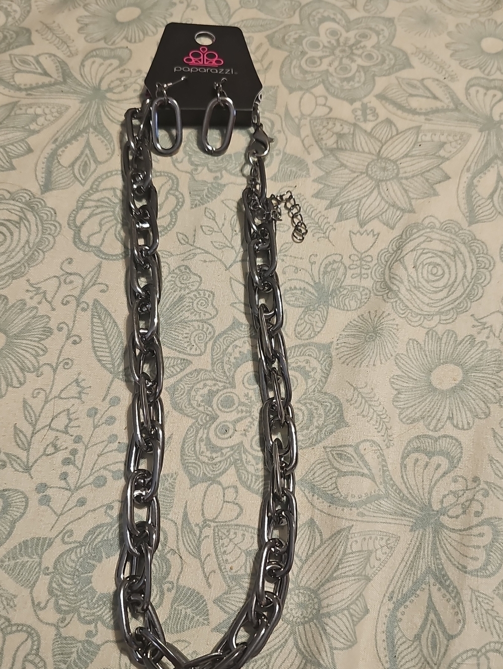 paparazzi Gunmetal Chain Necklace with Matching Hoop Earrings